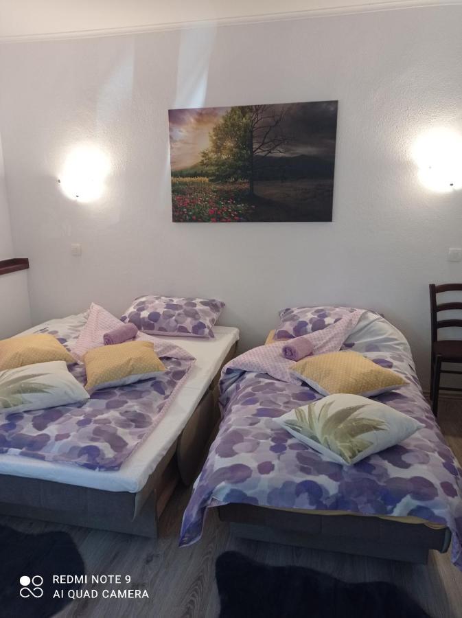 Studio Apartman Sonja Оточац Экстерьер фото