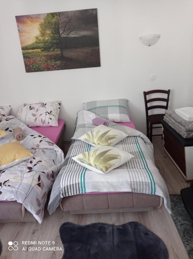 Studio Apartman Sonja Оточац Экстерьер фото